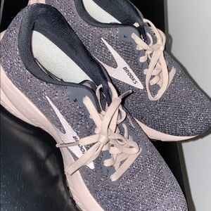 Brooks shoes